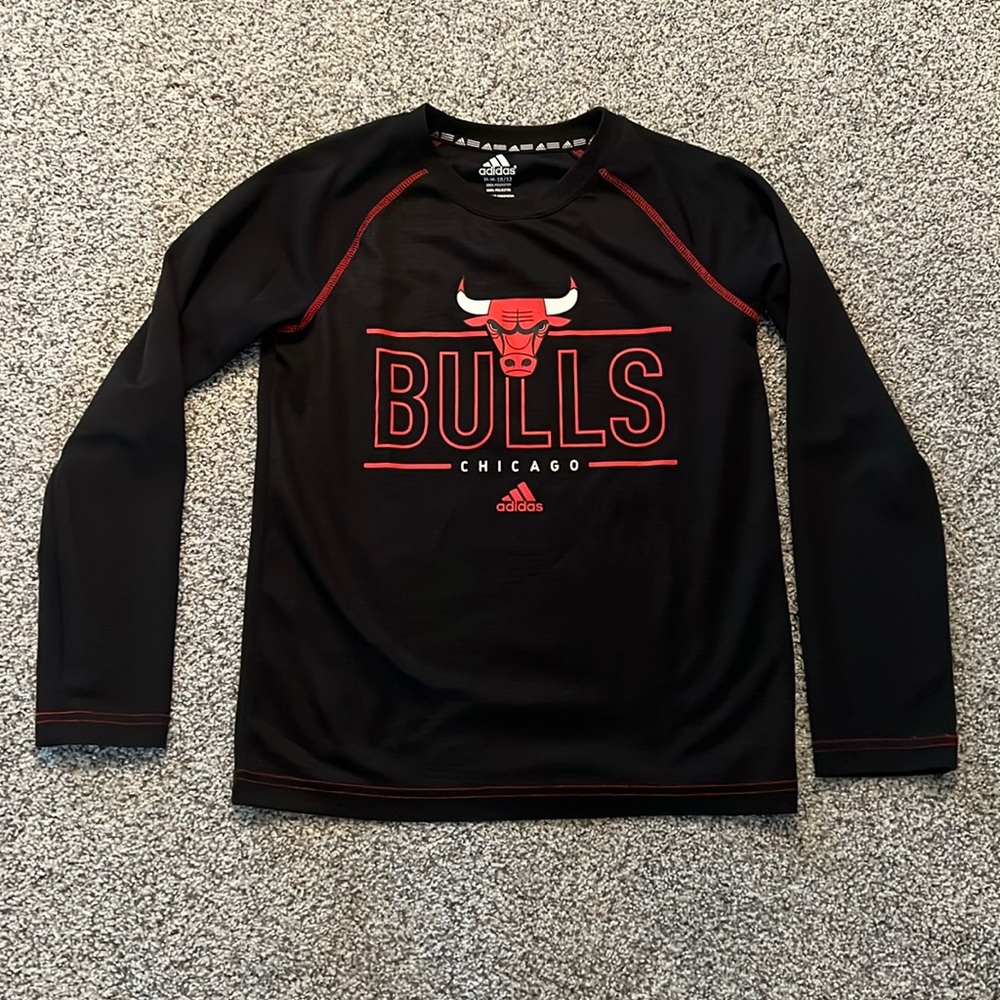 YOUTH CHICAGO BULLS ENERGY STRIPE CLIMALITE LONG SLEEVE T-SHIRT NBA ADIDAS TEE